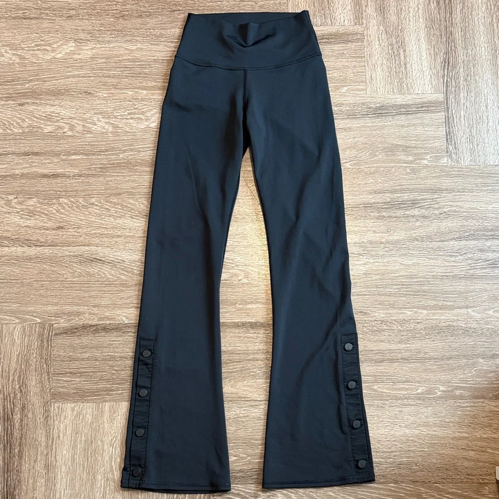 Alo Airlift Game Changer High Waist 7/8 Flare Leggings
